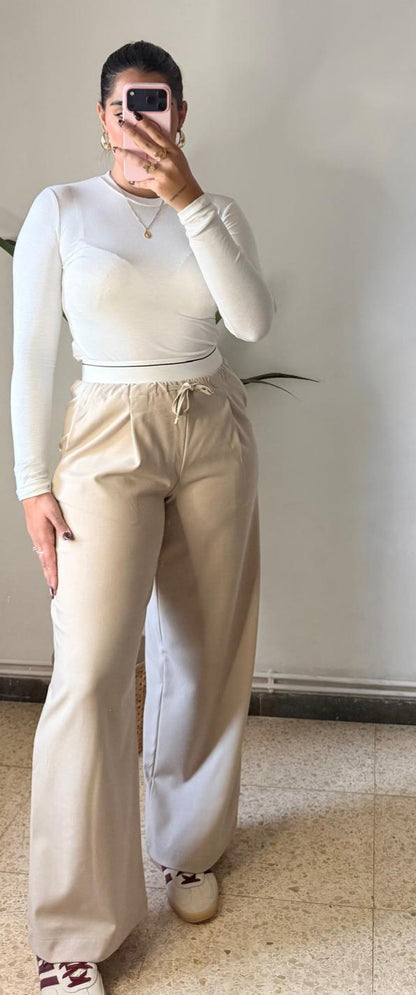 Pantalón Beige pierna ancha